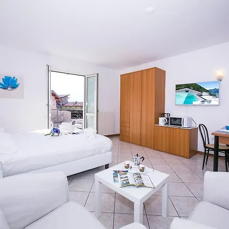 Riva Del Lario Apartment *