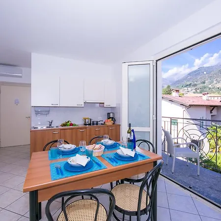 Riva Del Lario Apartment Gravedona