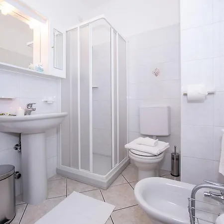 Riva Del Lario Apartment *