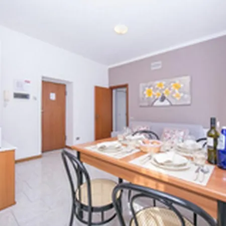 Riva Del Lario Apartment *