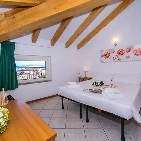 Riva Del Lario Apartment *