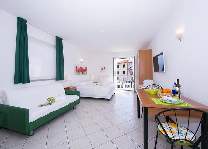 Riva Del Lario Apartment