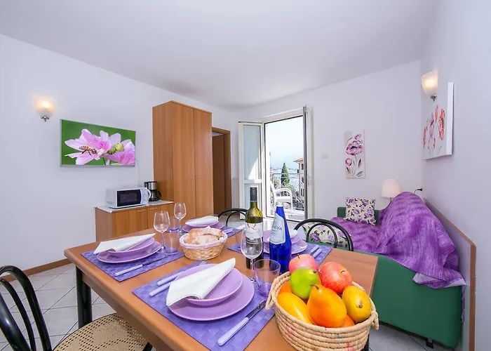 Riva Del Lario Apartment Gravedona