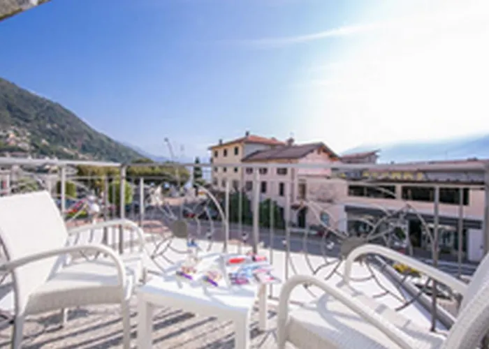 Riva Del Lario Апартаменты *