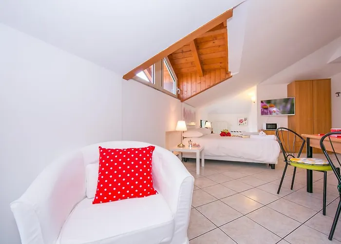 Riva Del Lario Апартаменты Граведона